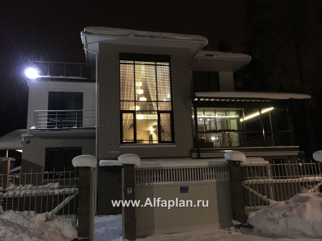 Проекты домов Альфаплан - «Три  семерки» - проект трехэтажного дома, гараж в цоколе, второй свет и панорамные окна, современный дизайн дома - превью дополнительного изображения №4